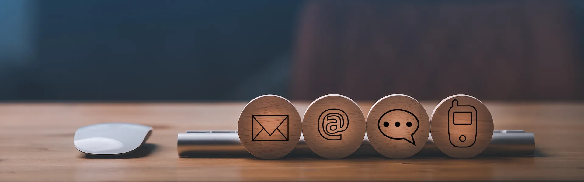 আমাদের সাথে যোগাযোগ করুন